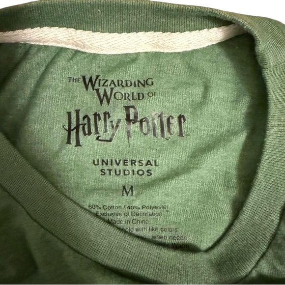 Universal Studios Wizarding World of Harry Potter Slytherin Quidditch T-Shirt M - Picture 7 of 8